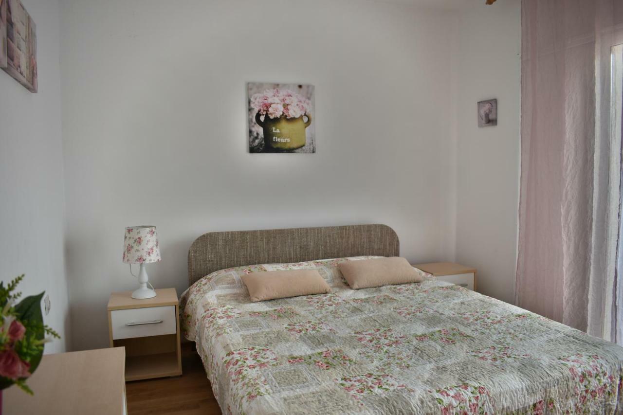 Apartments Lavandula Baska Exterior photo